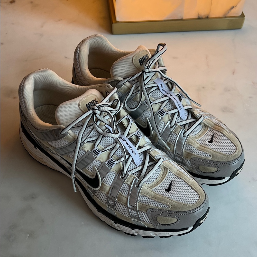 NIKE P6000 IN WHITE/SILVER